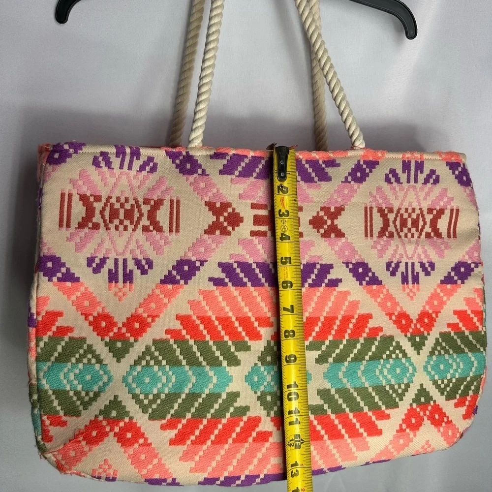 Judith March Colorful Geometric Tote Bag with Pouch pre owned Exellent condition